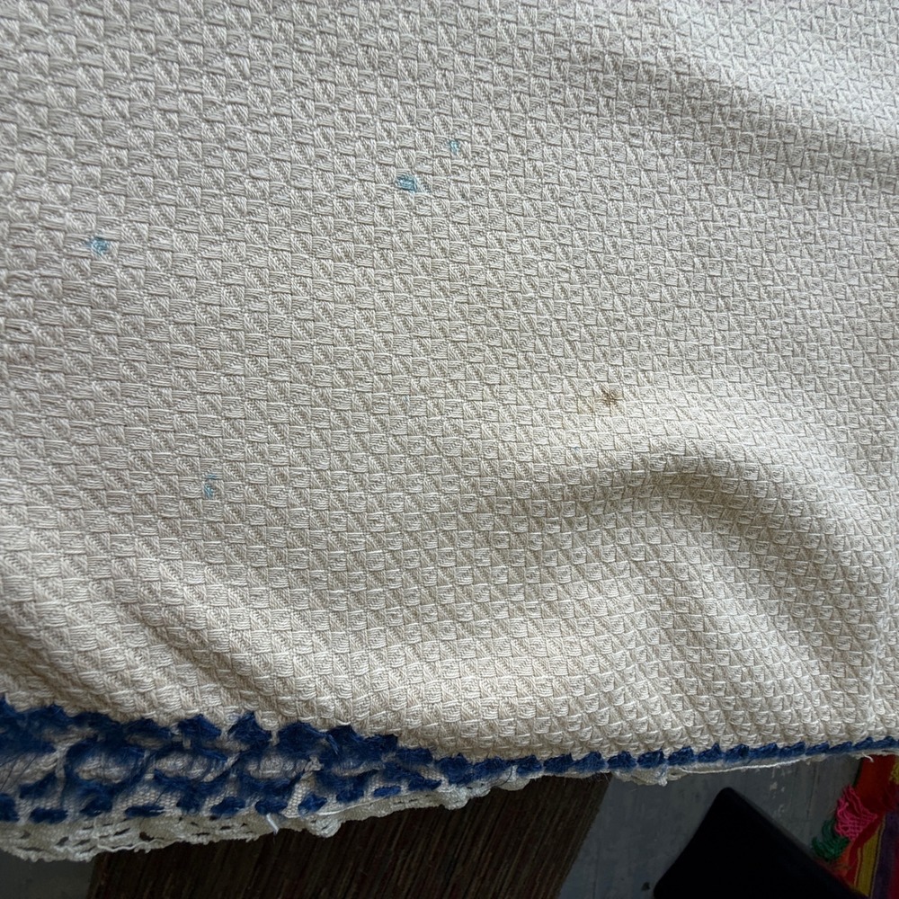 Vintage Hand Embroidered Floral Table Runner Blue White Lace Trim 42 Inch - Picture 6 of 11